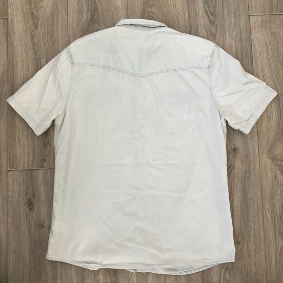 H&M Collar Shirt Men's XL Blue Denim Jean Snap Down Cowboy Short Sleeve Pockets - Picture 2 of 4